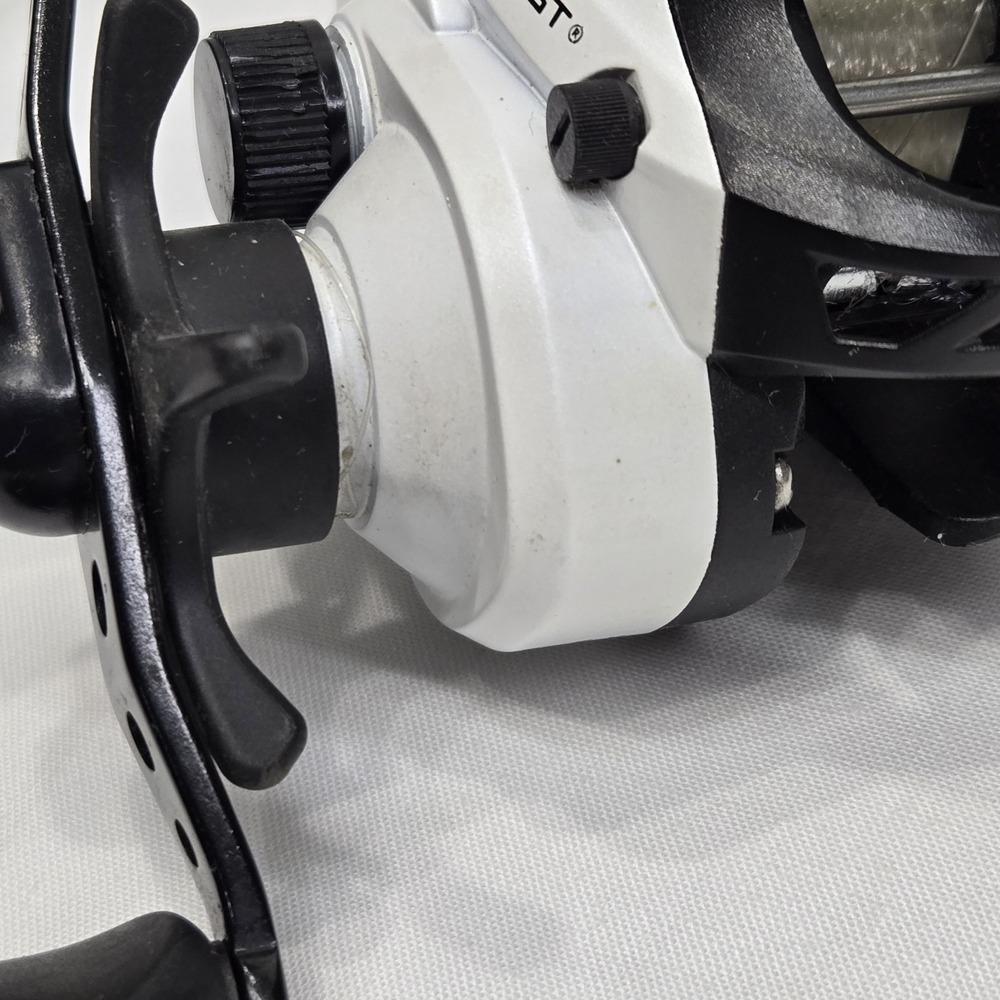 Abu Garcia Ike EZ Cast White Fishing Reel 3 Bearings 6:2:1 ratio IKEEZLP - Picture 9 of 12